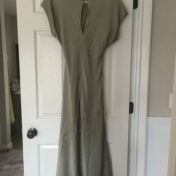 Abercrombie & Fitch Sage Green Maxi Dress - Picture 3 of 6